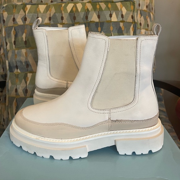Seychelles Shoes - New Seychelles ivory leather chelsea boots sz 8 $170